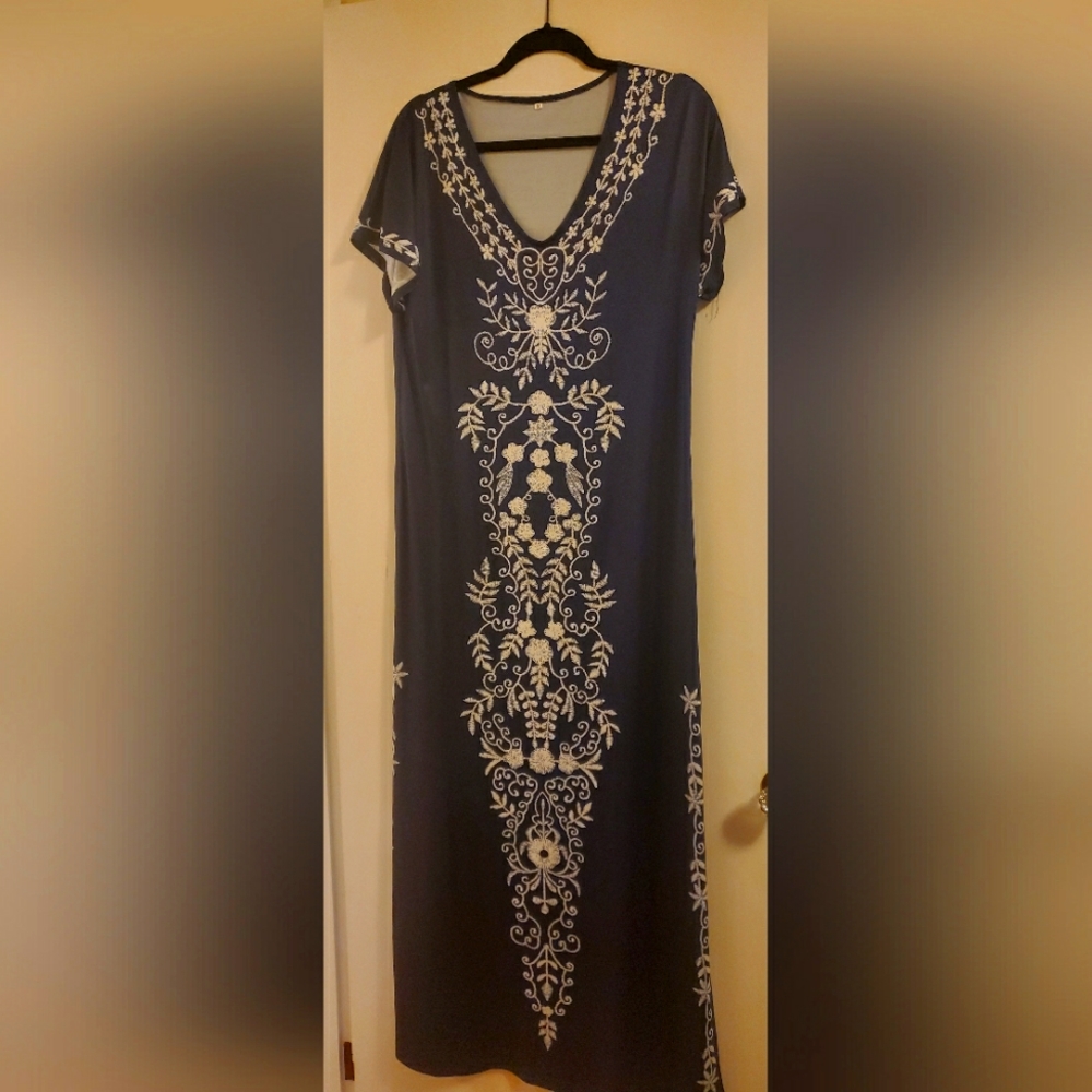 Navy blue maxi dress Size M